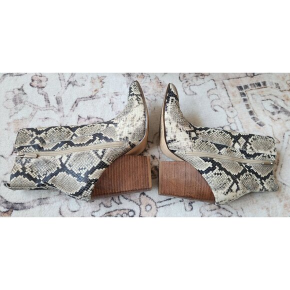 Bleecker & Bond Women's Sz. 7.5 Kailey Animal Print Stacked Heels - Picture 4 of 8